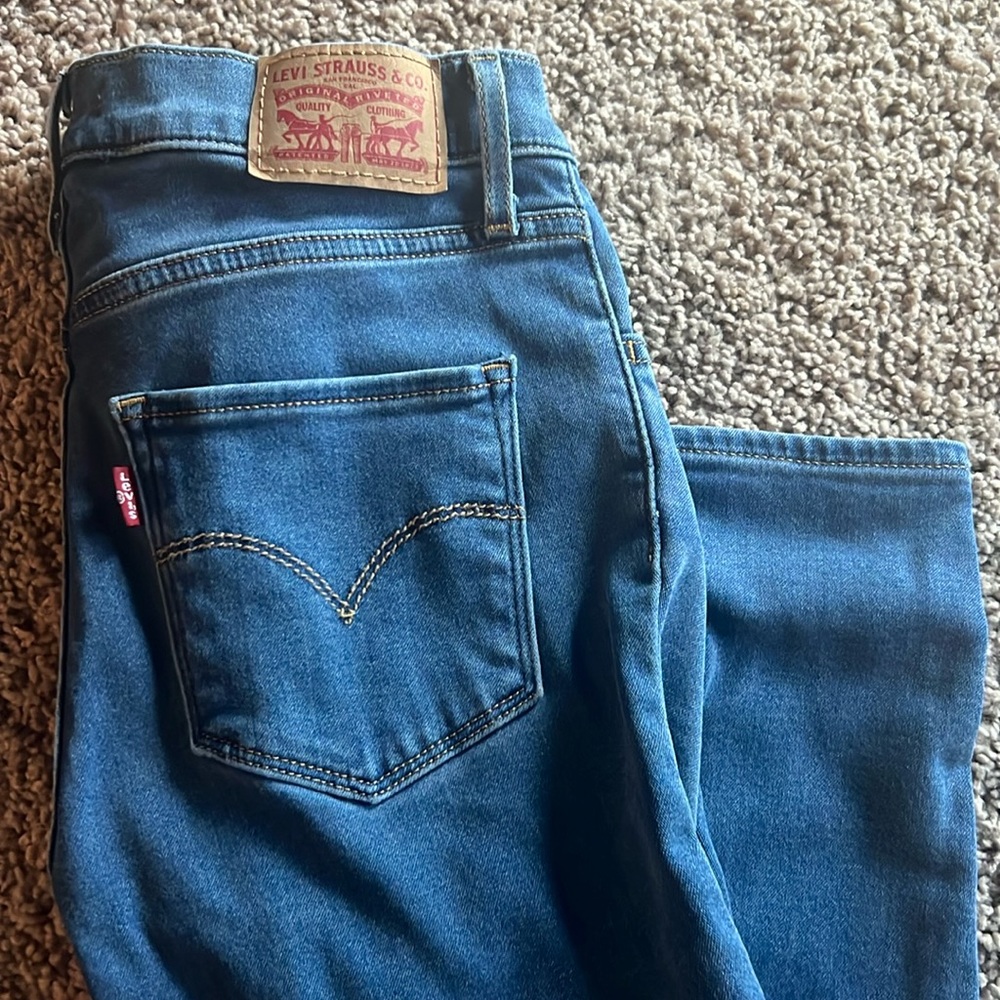 Women’s Levi skinny jeans. 720 high rise super skinny